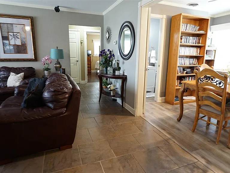 916 Vermont Ave — Photo 3