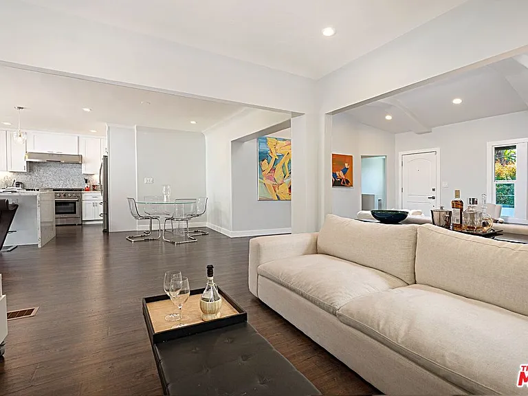 9023 Phyllis Ave — Photo 16