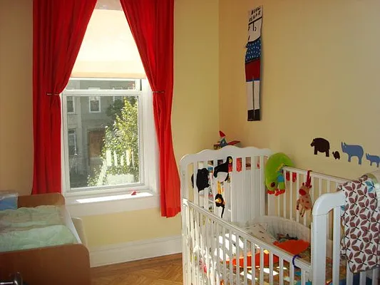 Rented by Kirsten Syrett, Lreb | media 28