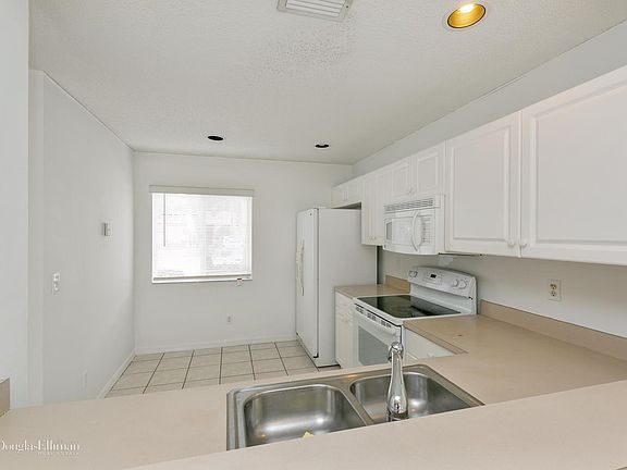 4th image of 20824 NW 2nd St