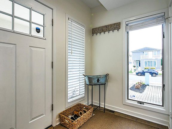 5th image of 31 Bayside Ct