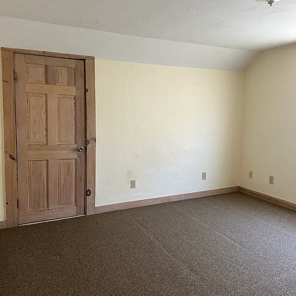 144 Auburn St — Photo 11