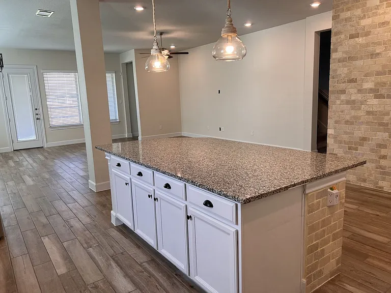 10215 High Noon Dr — Photo 5