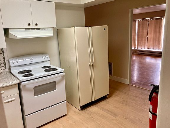 3rd image of 507 Canterbury Ln