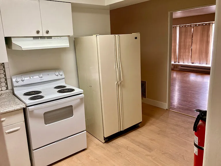 507 Canterbury Ln — Photo 3
