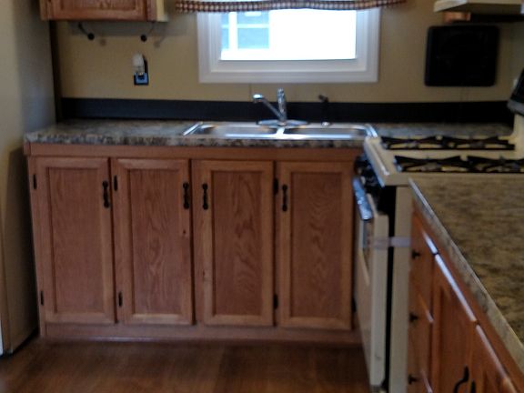 4th image of 411 Bedford Blvd