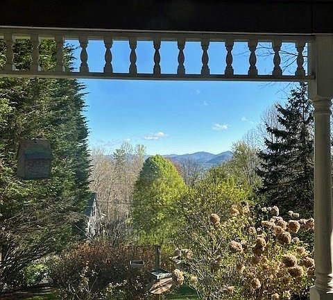 5th image of 1053 Mountain Lake Dr