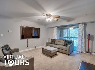 5942 Cove Landing Rd APT 302, Burke, VA 22015