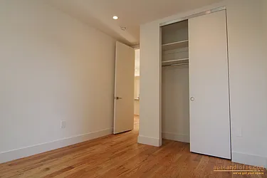 Rented by aptsandlofts.com