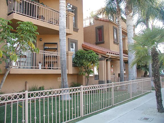 Clean and tidy grounds.