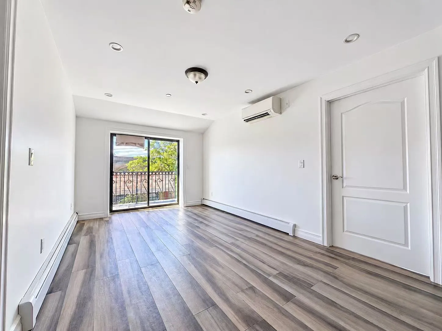 2 bed, 850 sqft, $3,000 — Photo 4