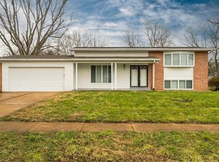 725 Charvel Dr, Florissant, MO