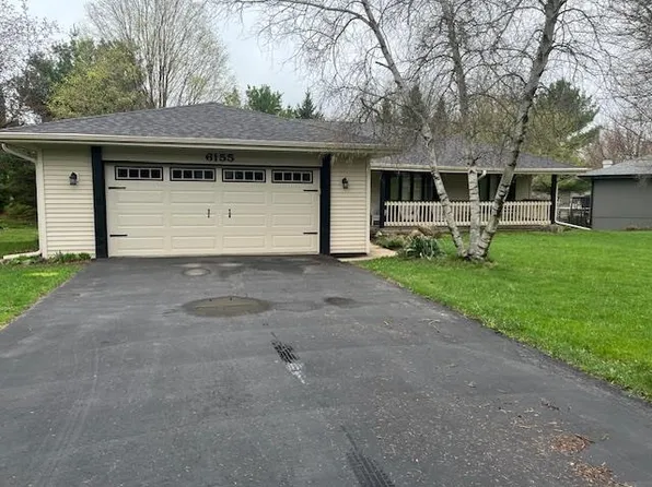 6155 Basin Dr, Loves Park, IL 61111