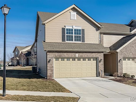 3rd image of 111 Deer Grove Ct