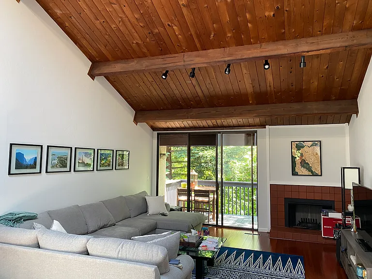 2345 Ticonderoga Dr — Photo 2