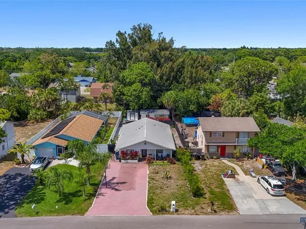 831 Winter Garden Dr, Sarasota, FL 34243