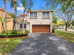 10735 S Saratoga Dr, Cooper City, FL 33026