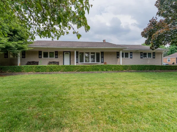 47844 Burton Dr, Shelby Township, MI 48317