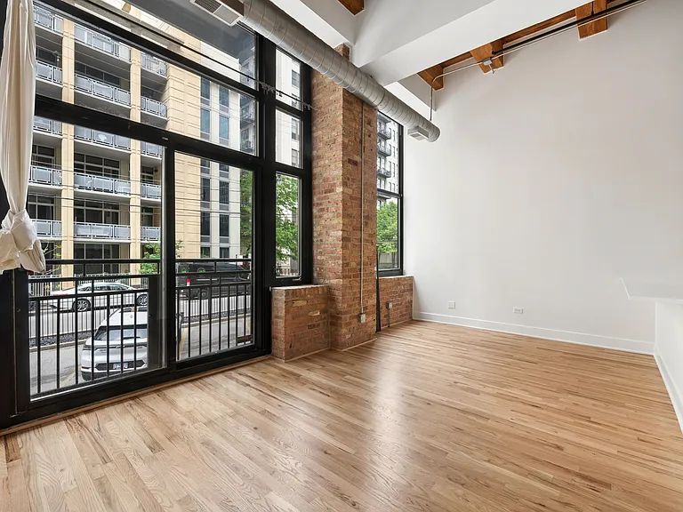 521 W Superior St #132 — Photo 3