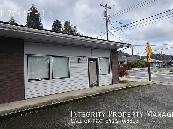 4th image of 820 NE 7th St #1