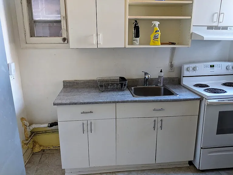 583 Dovercourt Rd #2 — Photo 7