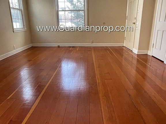 4th image of 4618-4620 Cedar Ave S #4618