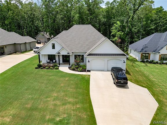 3rd image of 14850 Edgewater Dr