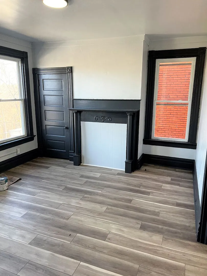 239 Watson Blvd — Photo 1