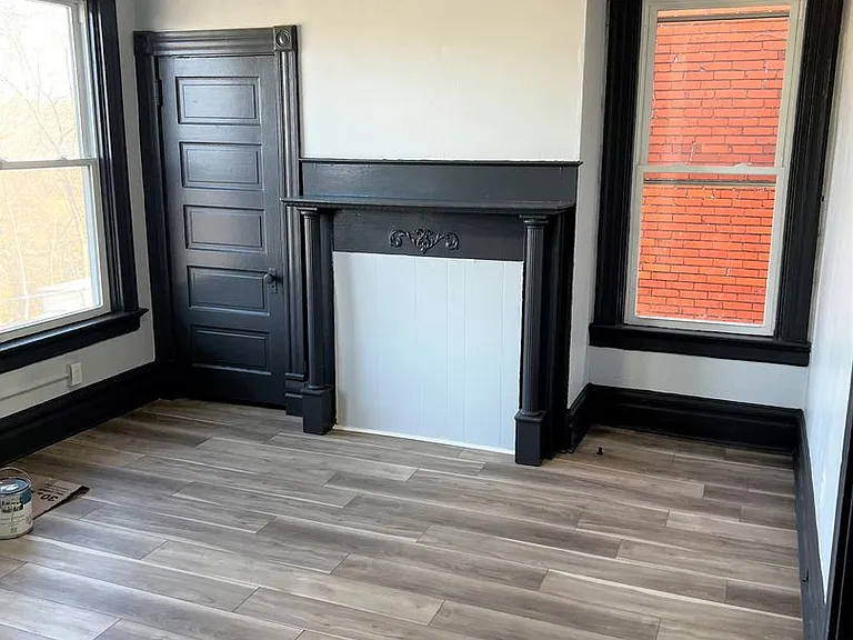 239 Watson Blvd — Photo 1
