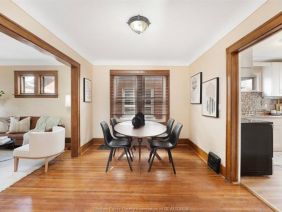 4th image of 1006 Pillette Rd