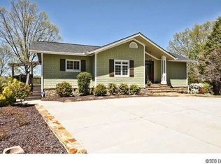 9024 Palau Ct, Tega Cay, SC 29708