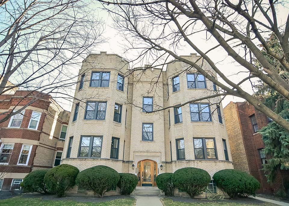 1st image of 4447 N Rockwell St #2