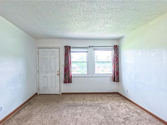 5th image of 2914 Phillips Ave