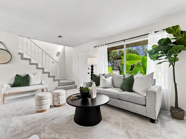 8437 El Arroyo Dr, Huntington Beach, CA 92647