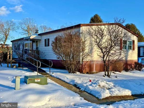 33 Judith Way, Jackson, NJ 08527