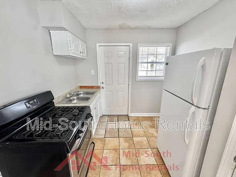 1825 Castalia St #4 — Photo 4