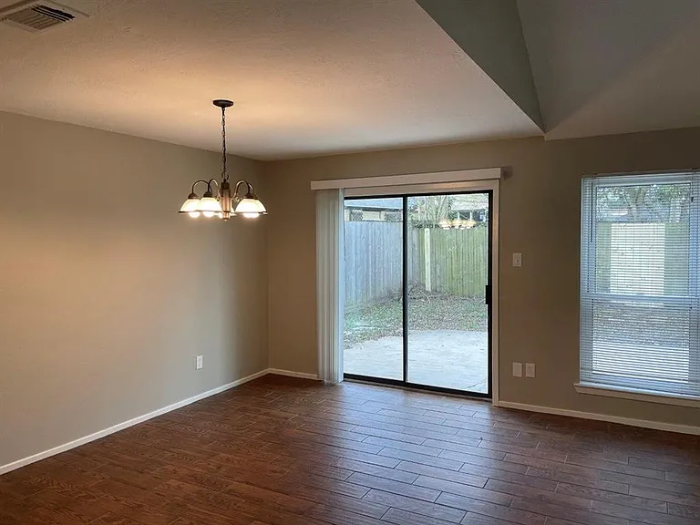 15411 Linkshire Dr — Photo 10