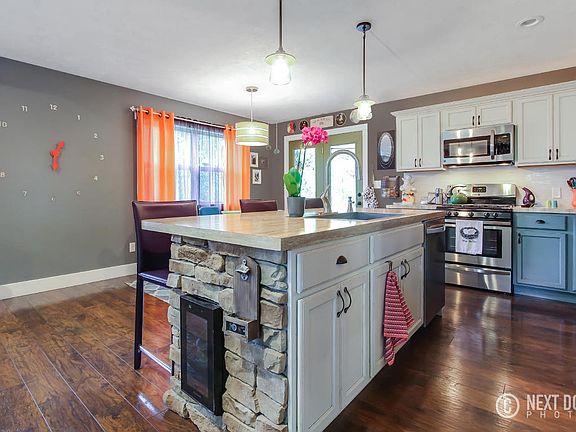 5th image of 3946 Degraves Ct