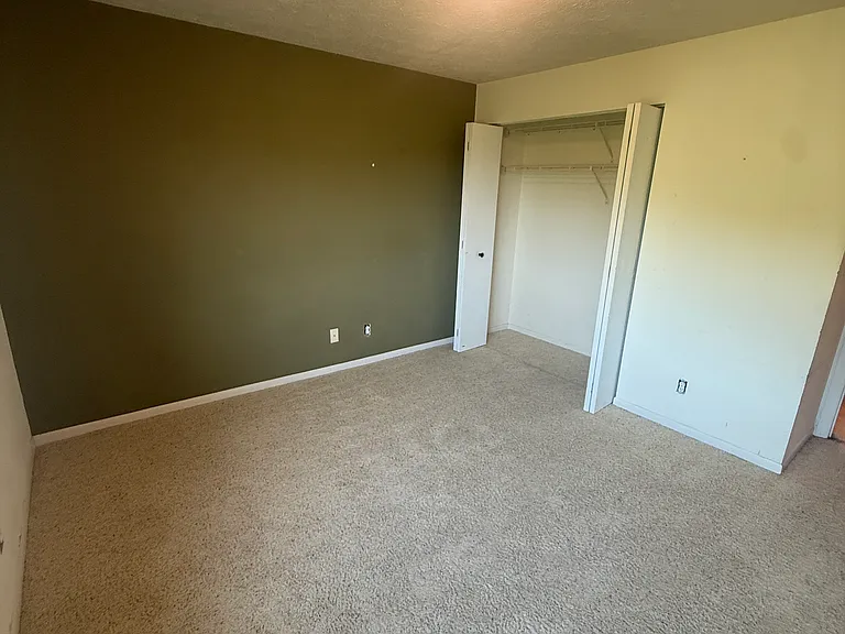 10 Woodland Hills Dr #10 — Photo 3