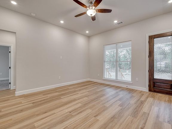 5th image of 116 Pine Point Cv