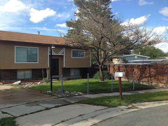 2nd image of 4502 W Lorna Cir