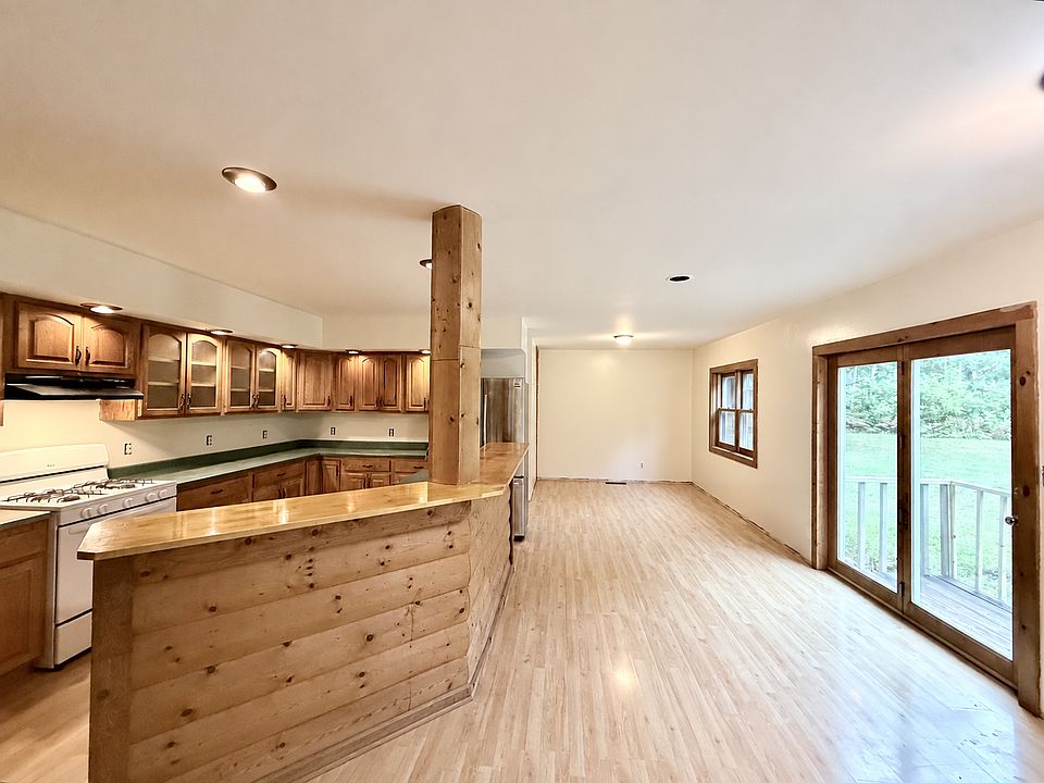 13th image of 500 Coventry Rd