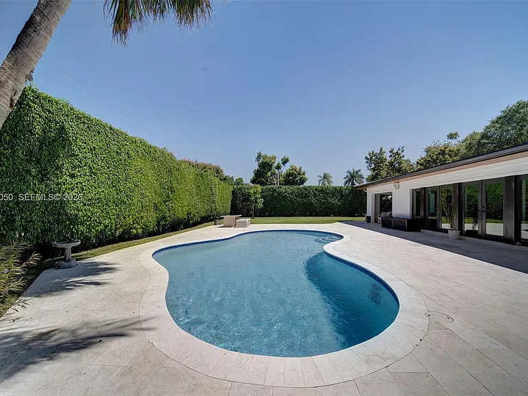 1117 Alfonso Ave — Photo 3