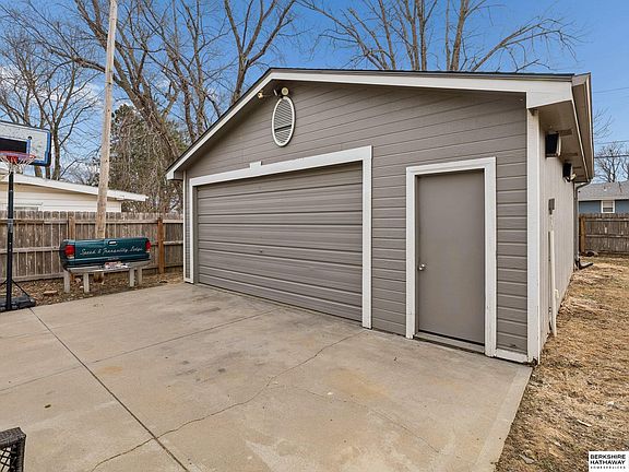 3rd image of 9705 Camden Ave