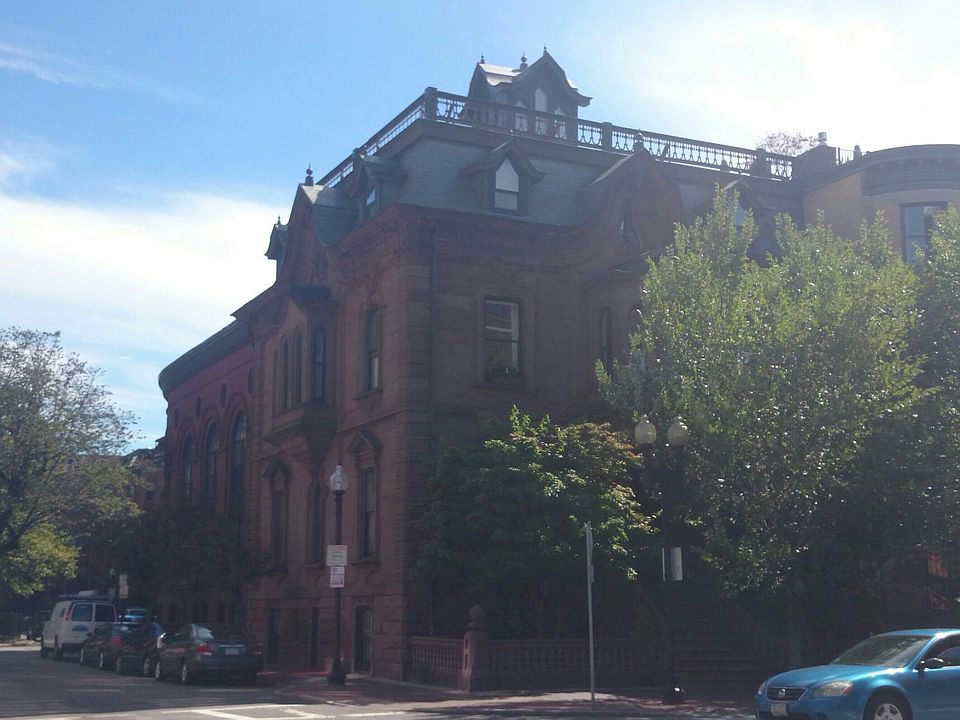 2nd image of 1682 Washington St APT 3