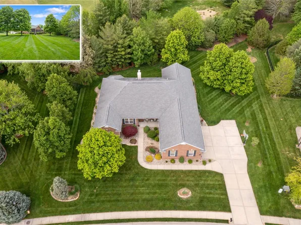 1013 Far Oaks Dr, Caseyville, IL 62232