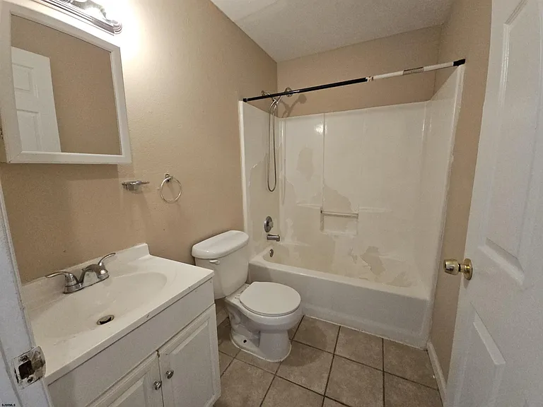 522 N Indiana Ave — Photo 10