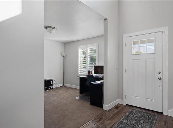 5th image of 5593 N Aberdeen Ln W