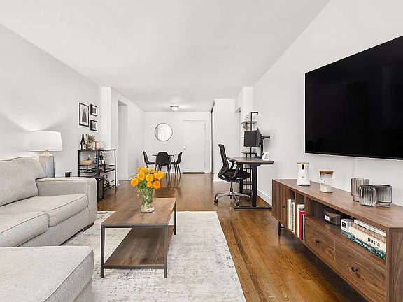 2nd image of 170 W 23rd St APT 5D