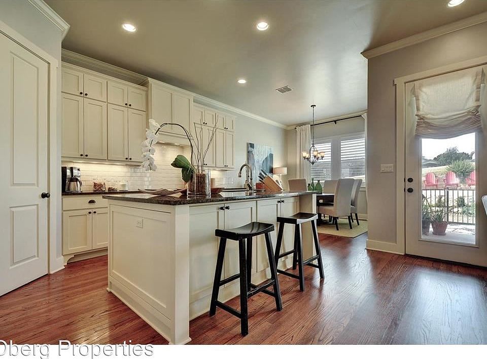 1st image of 212 Fairlake Cir